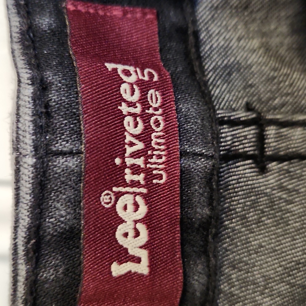 Lee Riveted Jeans - Picture 4 of 5